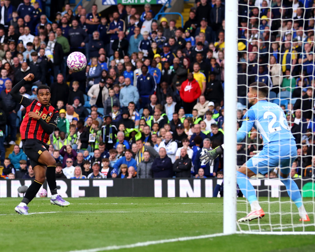 Tendangan voli Eli Kroupi di menit-menit akhir untuk Bournemouth membuat Farke menyesali peluang yang hilang dari Leeds