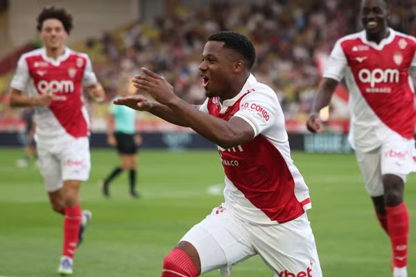 Ansu Fati tampil gemilang dengan dua gol dari bangku cadangan saat Monaco naik ke posisi kedua berkat kemenangan besar di Metz