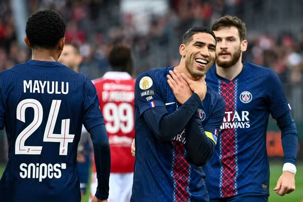 Dua gol Hakimi antar PSG taklukkan Brest dan kembali ke puncak klasemen Ligue 1